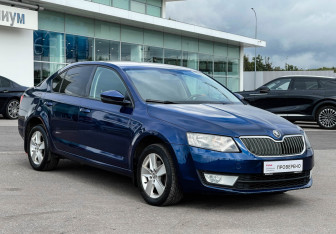Подержанный автомобиль Skoda Octavia Liftback 2015 года (3 фото)