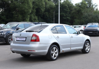 Подержанный автомобиль Skoda Octavia Liftback 2011 года (5 фото)