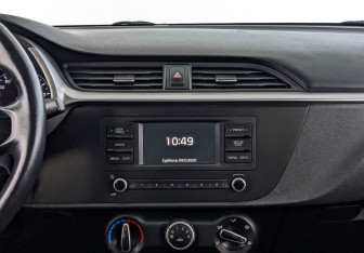 Подержанный автомобиль Kia Rio Hatchback 2021 года (15 фото)