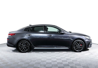 Подержанный автомобиль Kia Optima Sedan 2019 года (4 фото)