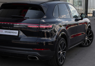 Подержанный автомобиль Porsche Cayenne 2018 года (25 фото)