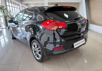 Подержанный автомобиль Kia Ceed Hatchback 2012 года (7 фото)