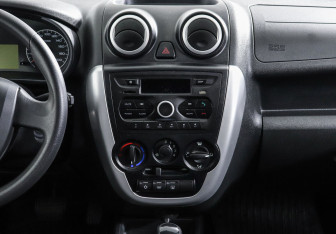 Подержанный автомобиль LADA (ВАЗ) Granta Sedan 2017 года (10 фото)