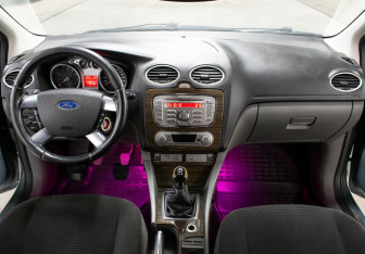 Подержанный автомобиль Ford Focus Sedan 2009 года (14 фото)