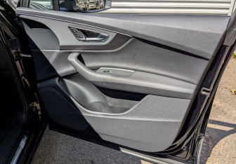 Подержанный автомобиль Audi Q7 2018 года (25 фото)