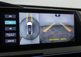 Подержанный автомобиль Changan UNI-V 2023 года (15 фото)