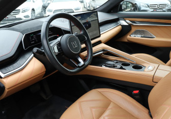 Подержанный автомобиль Zeekr 001 2023 года (13 фото)