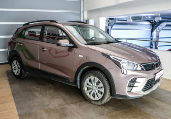 Подержанный автомобиль Kia Rio Hatchback 2021 года (3 фото)