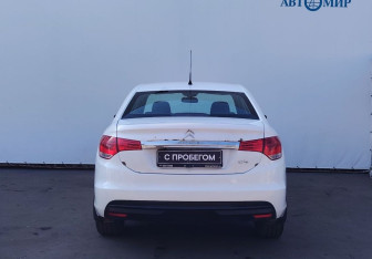 Подержанный автомобиль Citroen C4 Sedan 2014 года (7 фото)