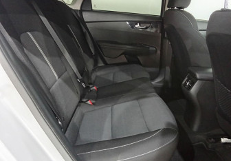 Подержанный автомобиль Kia Cerato Sedan 2021 года (11 фото)