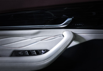 Подержанный автомобиль Geely Monjaro 2023 года (20 фото)