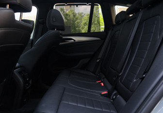 Подержанный автомобиль BMW X3 2023 года (9 фото)