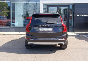 Подержанный автомобиль Volvo XC90 2015 года (6 фото)