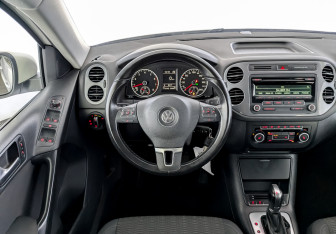 Подержанный автомобиль Volkswagen Tiguan 2013 года (21 фото)