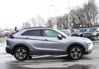Подержанный автомобиль Mitsubishi Eclipse Cross 2021 года (4 фото)