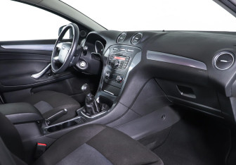 Подержанный автомобиль Ford Mondeo Sedan 2014 года (9 фото)