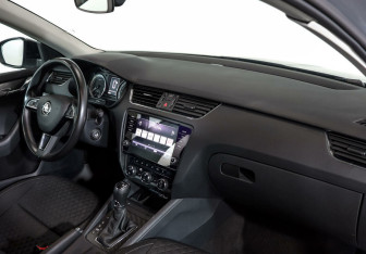 Подержанный автомобиль Skoda Octavia Liftback 2018 года (5 фото)