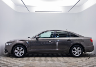 Подержанный автомобиль Audi A6 Sedan 2013 года (8 фото)