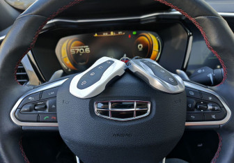 Подержанный автомобиль Geely Tugella 2023 года (16 фото)