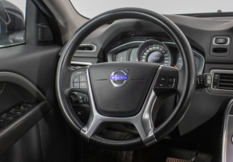 Подержанный автомобиль Volvo XC70 2014 года (15 фото)