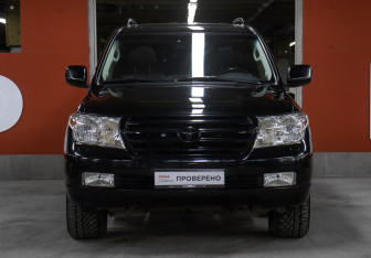 Подержанный автомобиль Toyota Land Cruiser Suv 2008 года (2 фото)