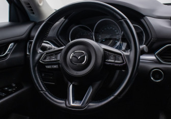 Подержанный автомобиль Mazda CX-5 2017 года (15 фото)