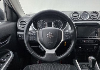 Подержанный автомобиль Suzuki Vitara 2016 года (12 фото)