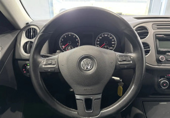 Подержанный автомобиль Volkswagen Tiguan 2010 года (14 фото)