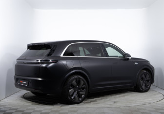 Подержанный автомобиль LiXiang L7 2023 года (5 фото)