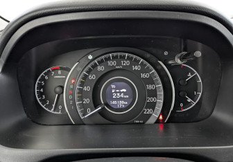 Подержанный автомобиль Honda CR-V 2013 года (16 фото)