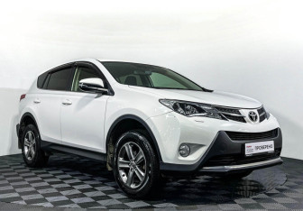 Подержанный автомобиль Toyota RAV4 2015 года (3 фото)