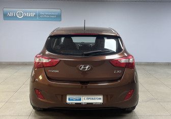 Подержанный автомобиль Hyundai i30 Hatchback 2012 года (6 фото)