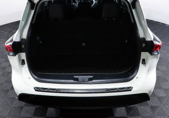 Подержанный автомобиль Toyota Highlander 2020 года (24 фото)