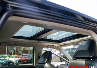 Подержанный автомобиль Toyota RAV4 2025 года (11 фото)
