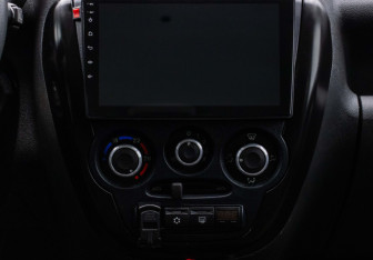 Подержанный автомобиль LADA (ВАЗ) Granta Liftback 2015 года (14 фото)