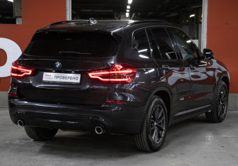Подержанный автомобиль BMW X3 2019 года (5 фото)