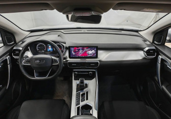 Подержанный автомобиль Geely Coolray 2021 года (12 фото)