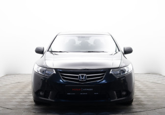 Подержанный автомобиль Honda Accord Sedan 2011 года (8 фото)