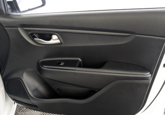 Подержанный автомобиль Kia Rio Sedan 2020 года (24 фото)