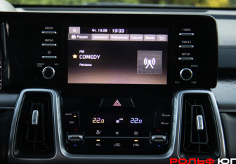 Подержанный автомобиль Kia Sorento 2022 года (13 фото)