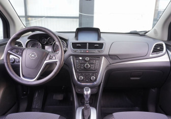 Подержанный автомобиль Opel Mokka 2013 года (12 фото)