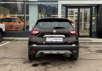 Подержанный автомобиль Renault Kaptur 2017 года (6 фото)