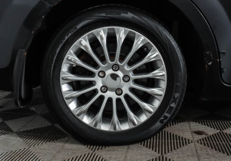 Подержанный автомобиль Ford Mondeo Sedan 2014 года (5 фото)