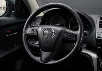 Подержанный автомобиль Mazda 6 Sedan 2010 года (11 фото)