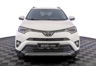 Подержанный автомобиль Toyota RAV4 2019 года (2 фото)