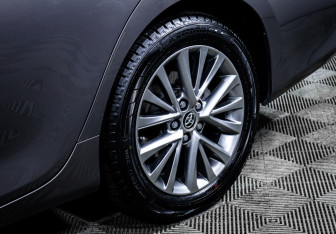 Подержанный автомобиль Toyota Camry Sedan 2016 года (15 фото)