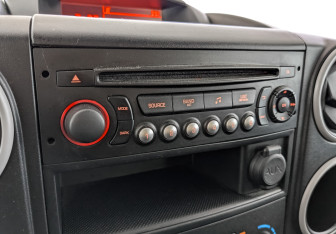 Подержанный автомобиль Peugeot Partner 2021 года (21 фото)