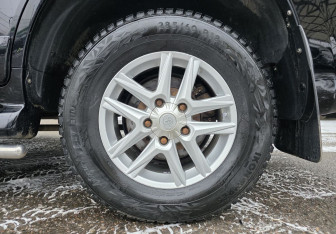 Подержанный автомобиль Toyota Land Cruiser Suv 2014 года (24 фото)