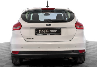 Подержанный автомобиль Ford Focus Hatchback 2018 года (6 фото)