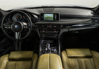 Подержанный автомобиль BMW X5 M 2016 года (13 фото)